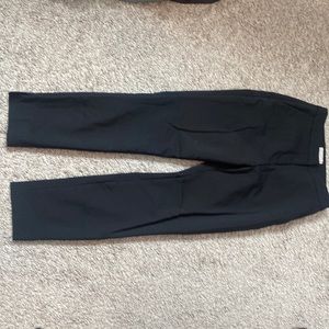 H&M black dress style capri pant. Size 0. New and never worn.